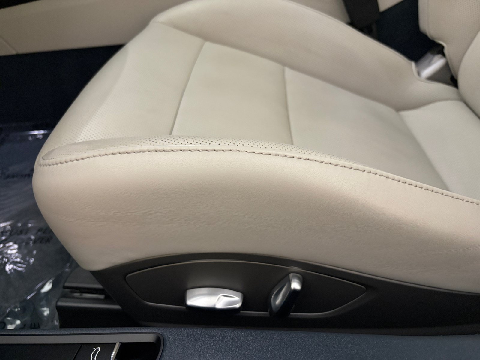 Certified 2019 Porsche 911 Carrera 4S AWD/4WD image 21