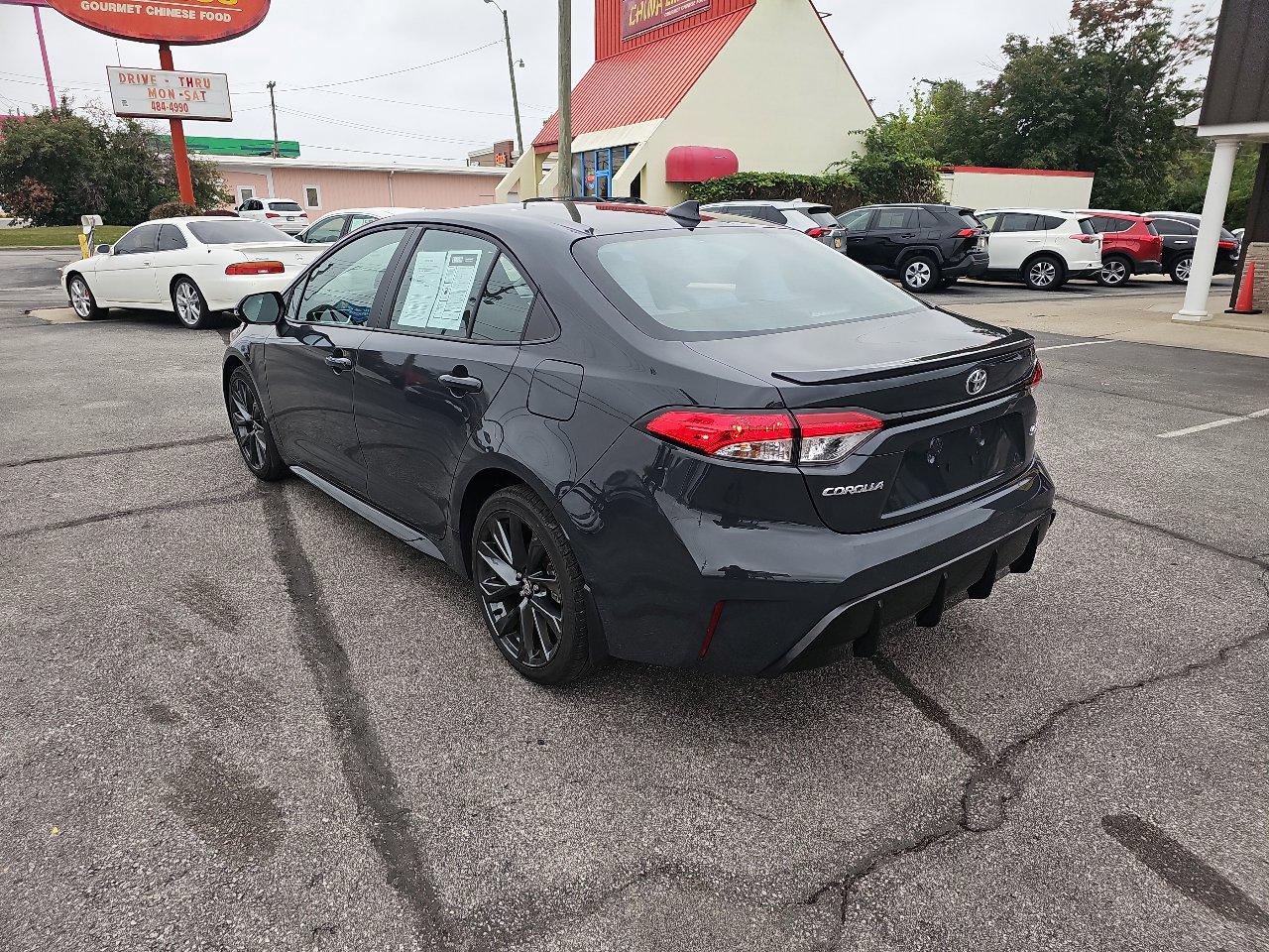 Used 2025 Toyota Corolla SE w/ SE Premium Package image 8