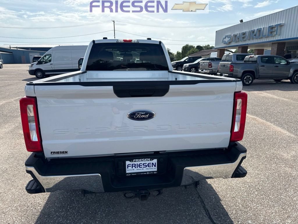 Used 2024 Ford F350 XLT w/ FX4 Off-Road Package AWD/4WD image 3