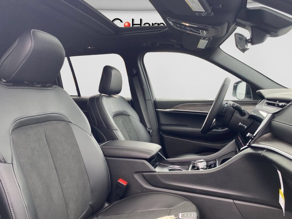 New 2026 Jeep Grand Cherokee Altitude AWD/4WD image 11