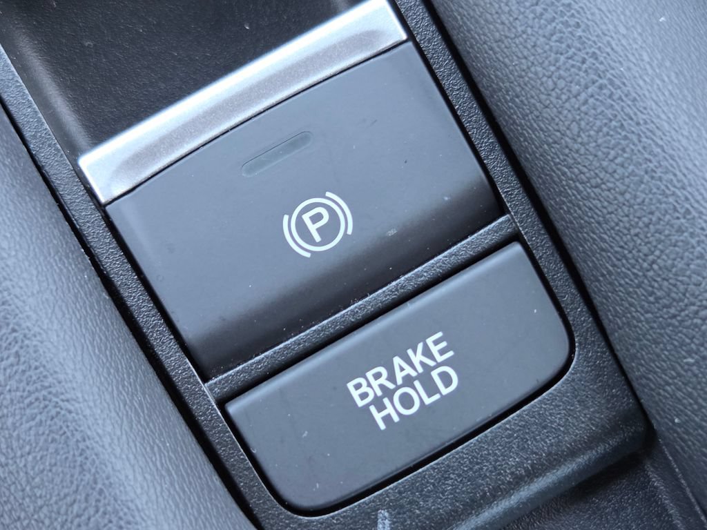 Certified 2025 Honda HR-V Sport image 9