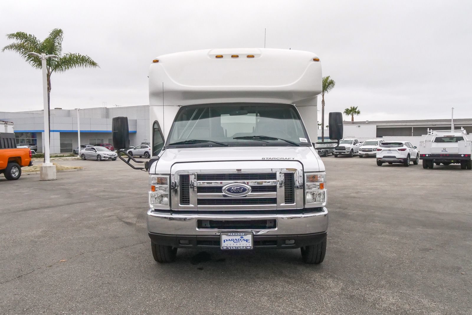 Used 2013 Ford E-450 and Econoline 450 Super Duty w/ Shuttle Bus Prep Pkg RWD image 2