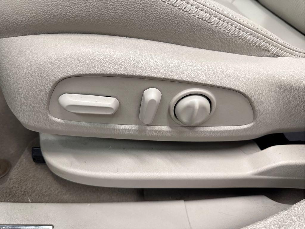 Used 2023 GMC Terrain Denali image 42