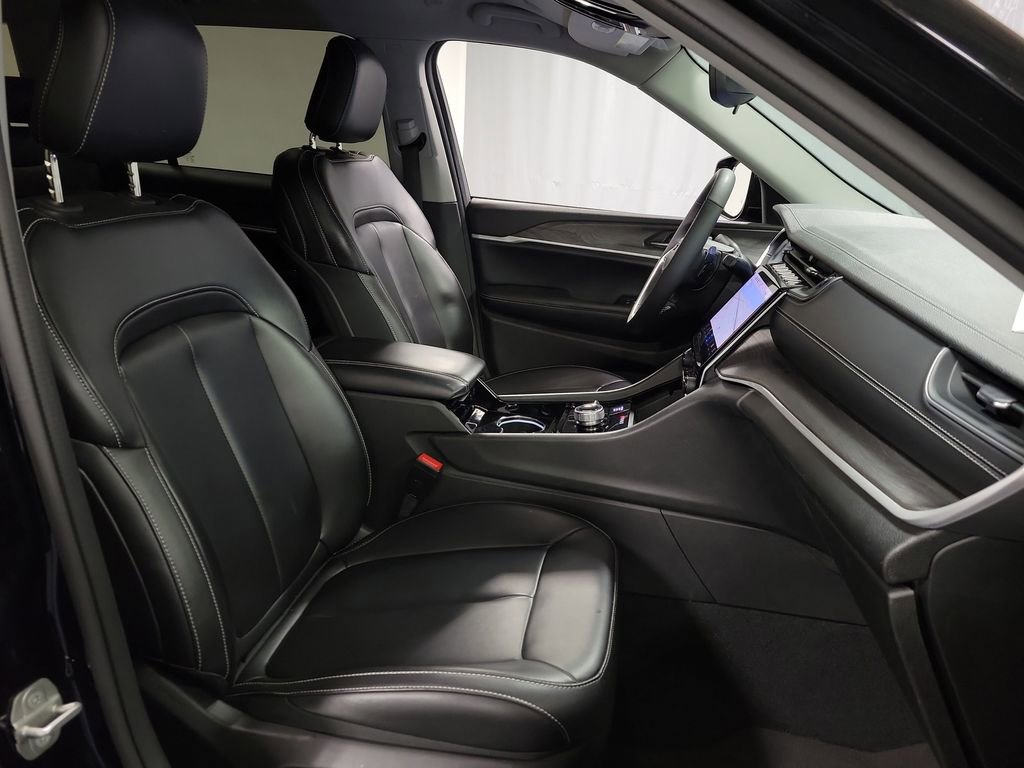 Used 2023 Jeep Grand Cherokee L Limited image 27