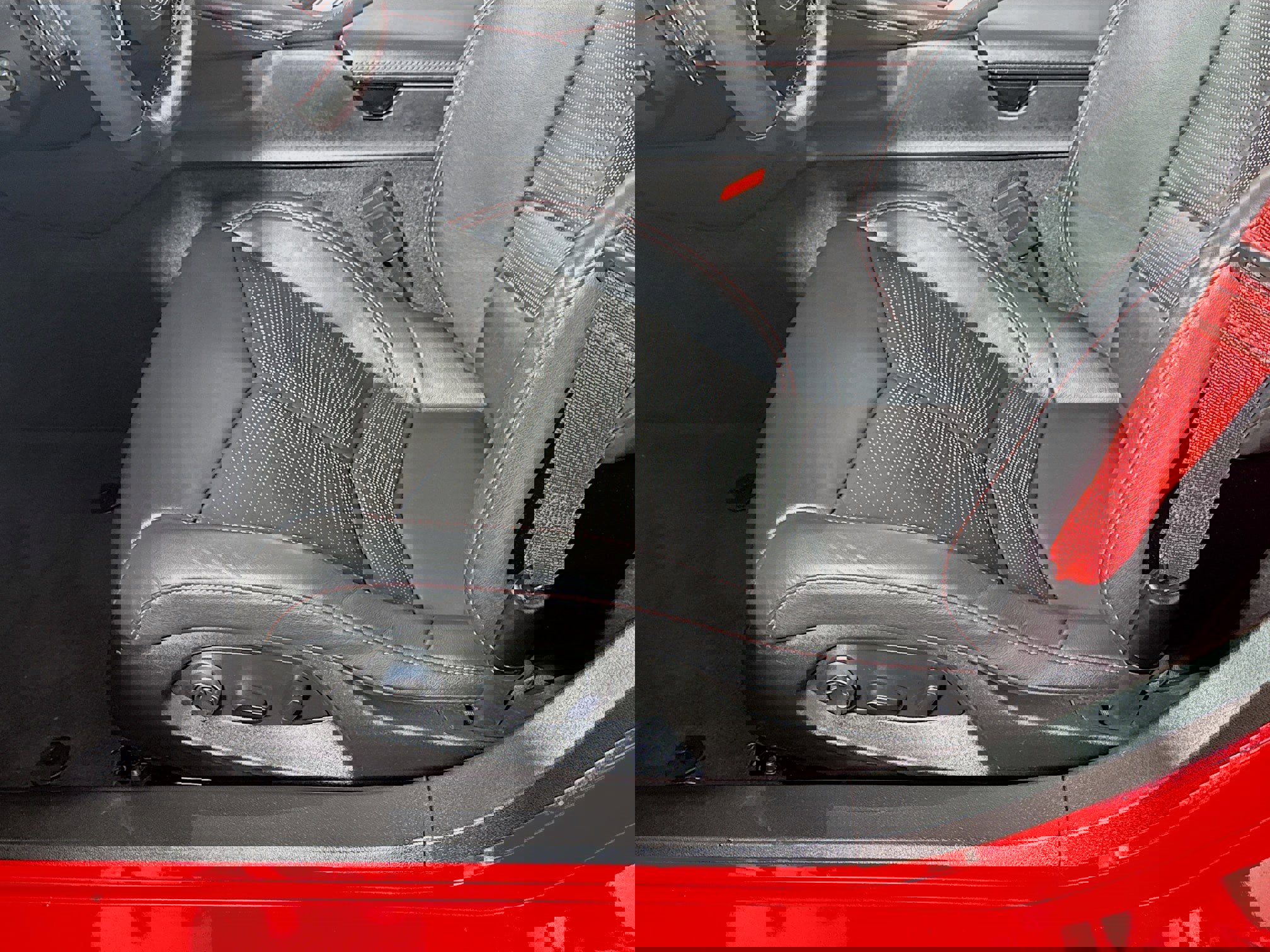 Used 2025 Chevrolet Corvette Stingray Premium Conv w/ Z51 Performance Package image 23