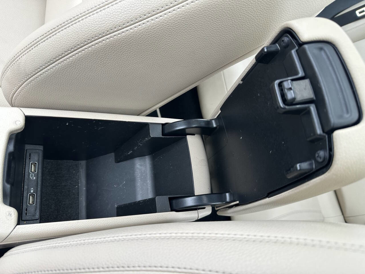 Used 2018 Mercedes-Benz CLA 250 image 31