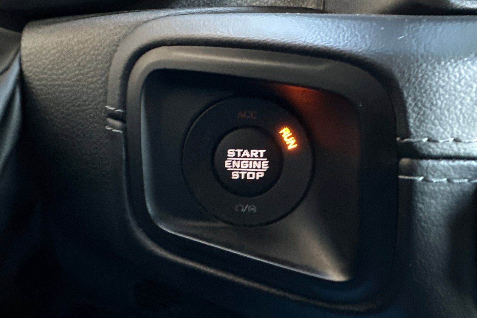 Used 2025 Jeep Wrangler Sahara image 22