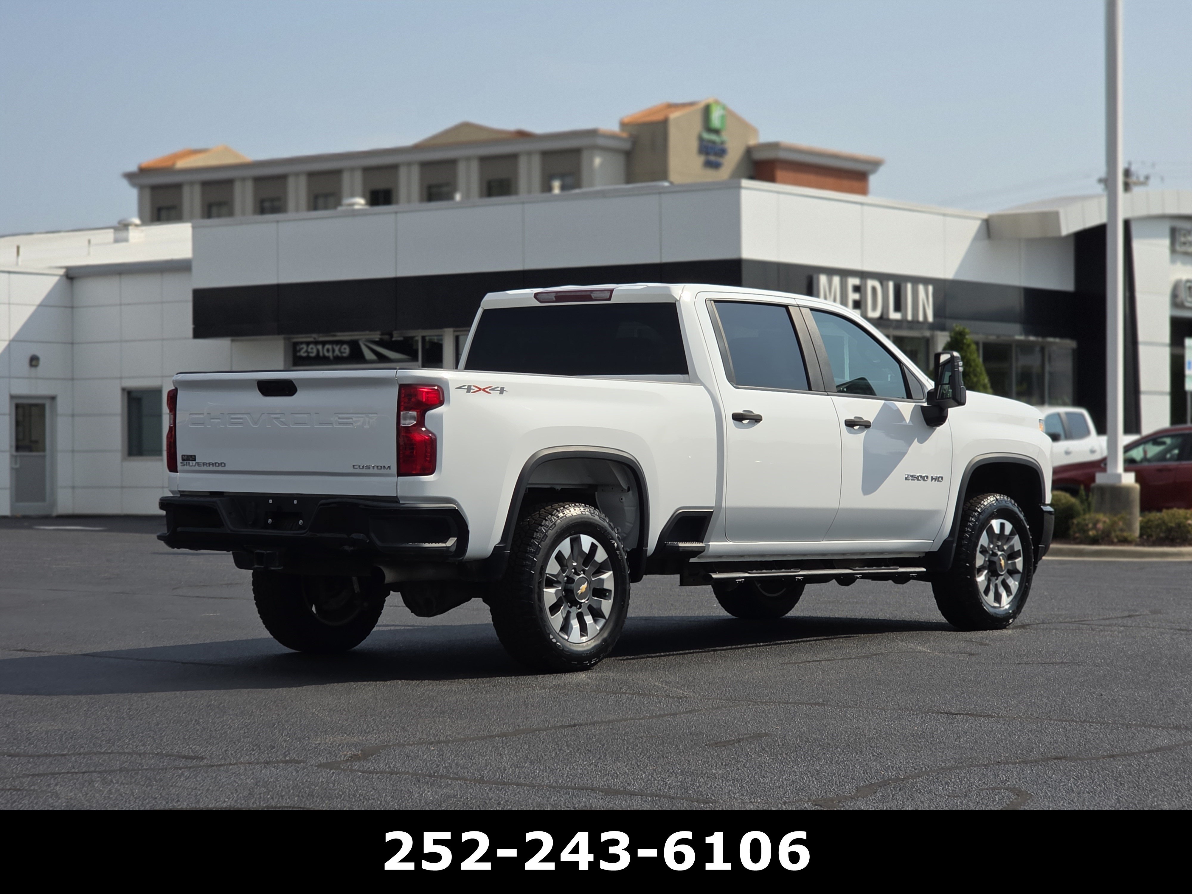 Used 2023 Chevrolet Silverado 2500 Custom w/ Custom Convenience Package AWD/4WD image 7