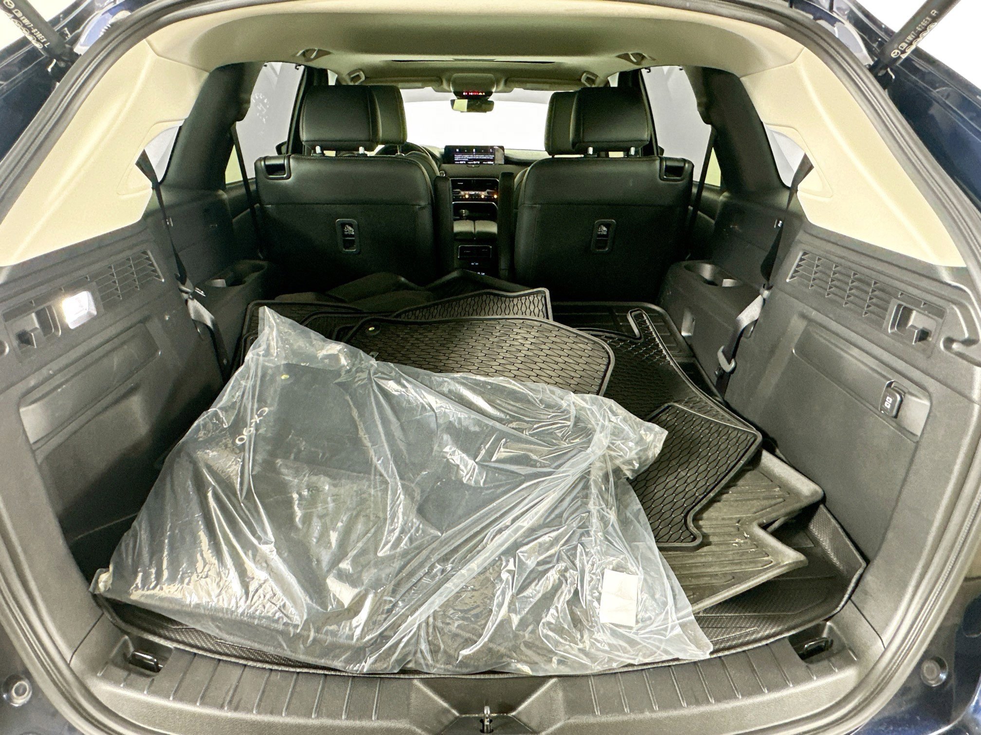 Used 2025 MAZDA CX-90 3.3 Turbo w/ Preferred Package AWD/4WD image 36