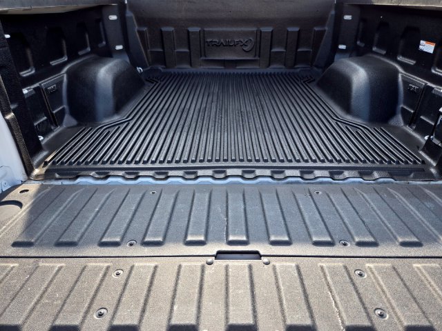 Used 2025 GMC Sierra 1500 SLT AWD/4WD image 15