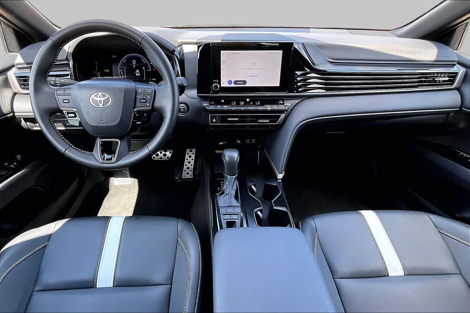 Used 2026 Toyota Camry SE FWD image 16