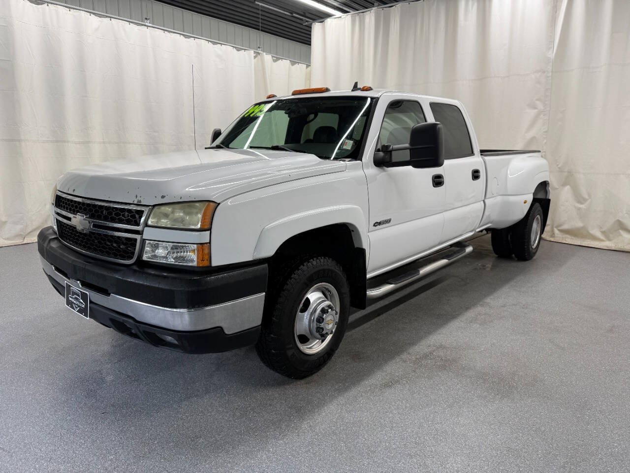 Used 2006 Chevrolet Silverado 3500 LT w/ Onstar Plus Package RWD image 1