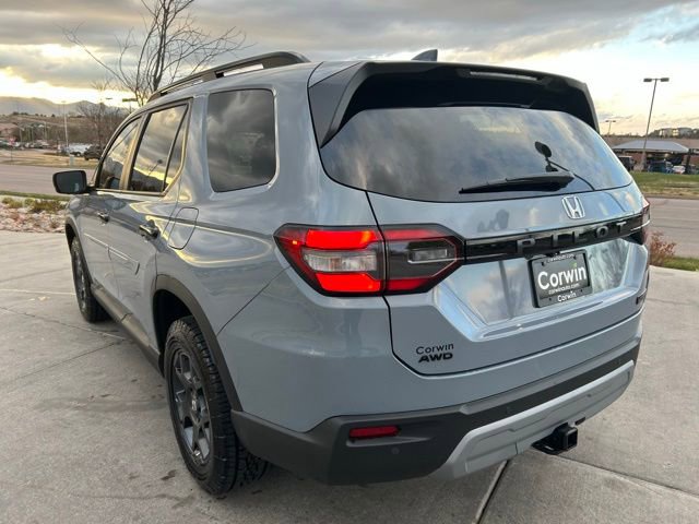 Used 2025 Honda Pilot TrailSport image 5
