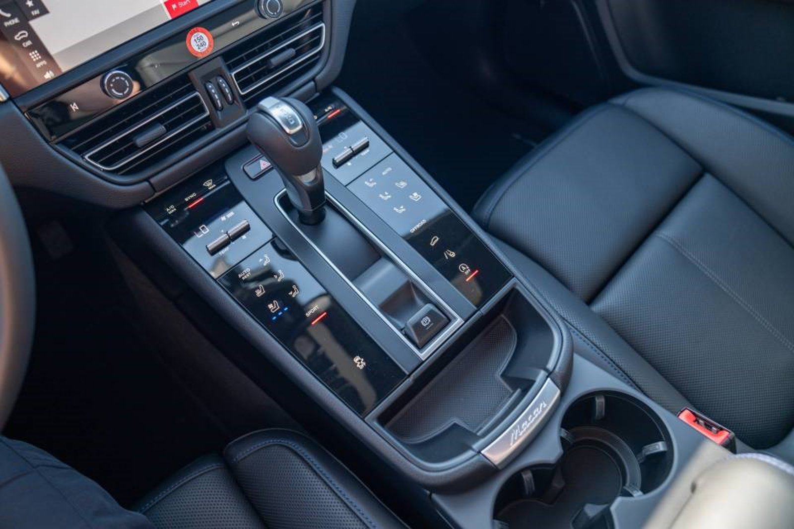 New 2026 Porsche Macan AWD/4WD image 20