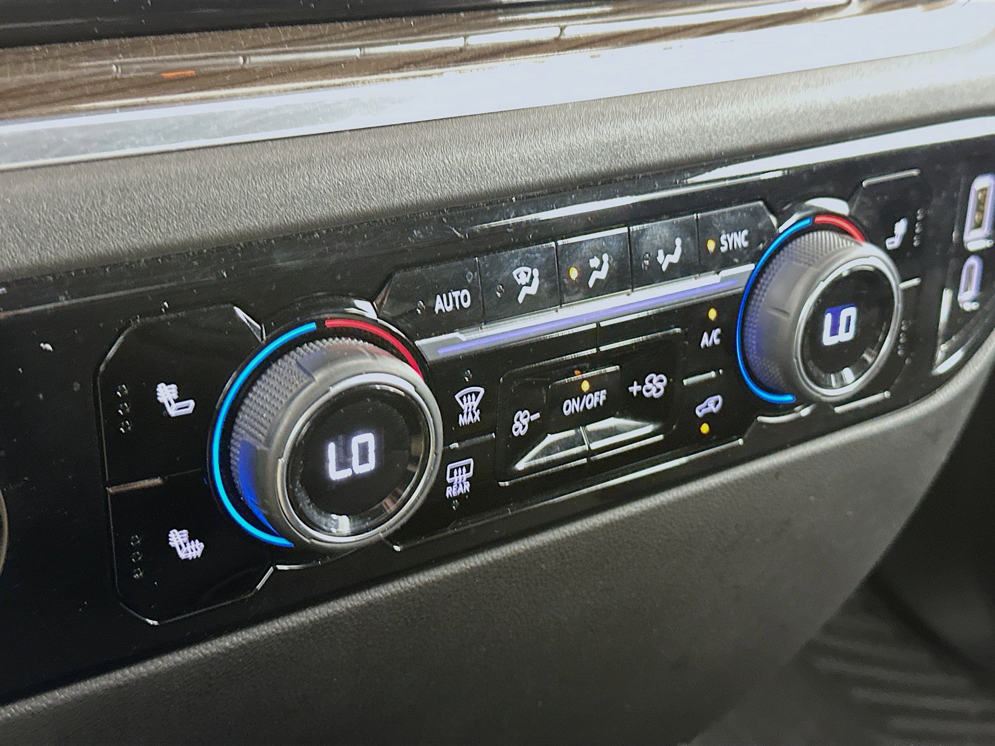 Used 2022 Chevrolet Silverado 1500 LT image 24