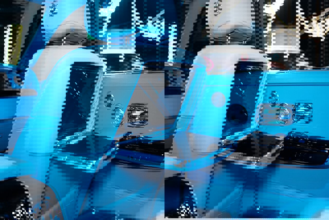 Used 2025 Rolls-Royce Phantom Sedan image 39