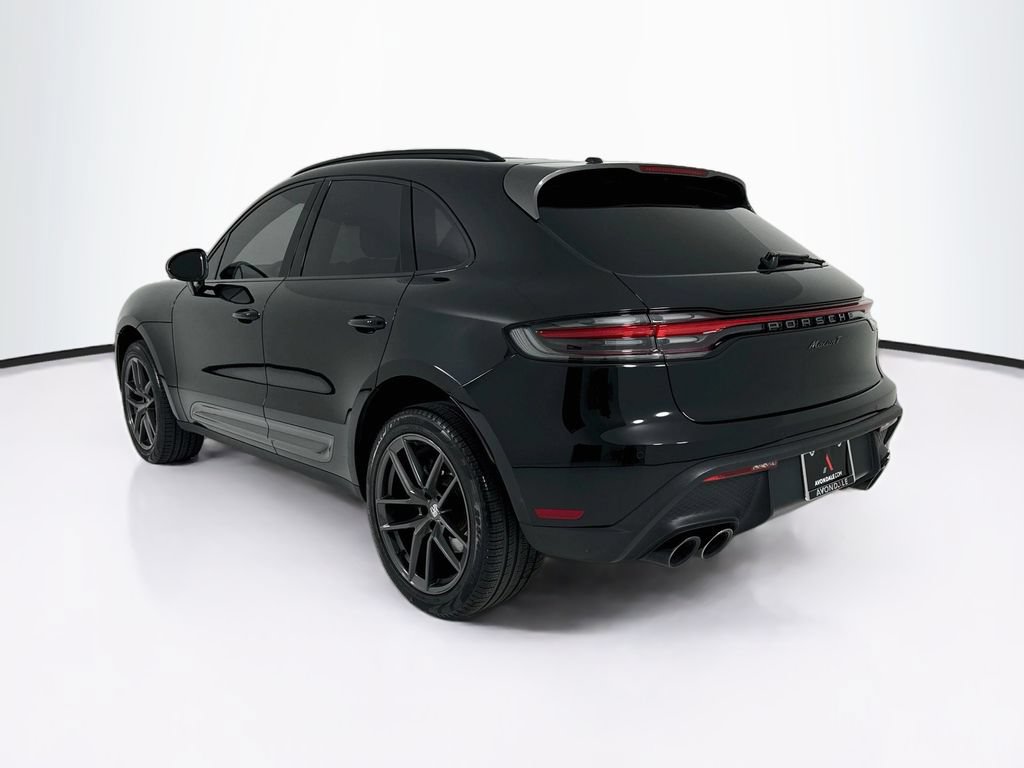 Certified 2023 Porsche Macan Turbo AWD/4WD image 3
