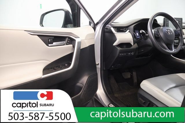 Used 2022 Toyota RAV4 XLE Premium AWD/4WD image 8