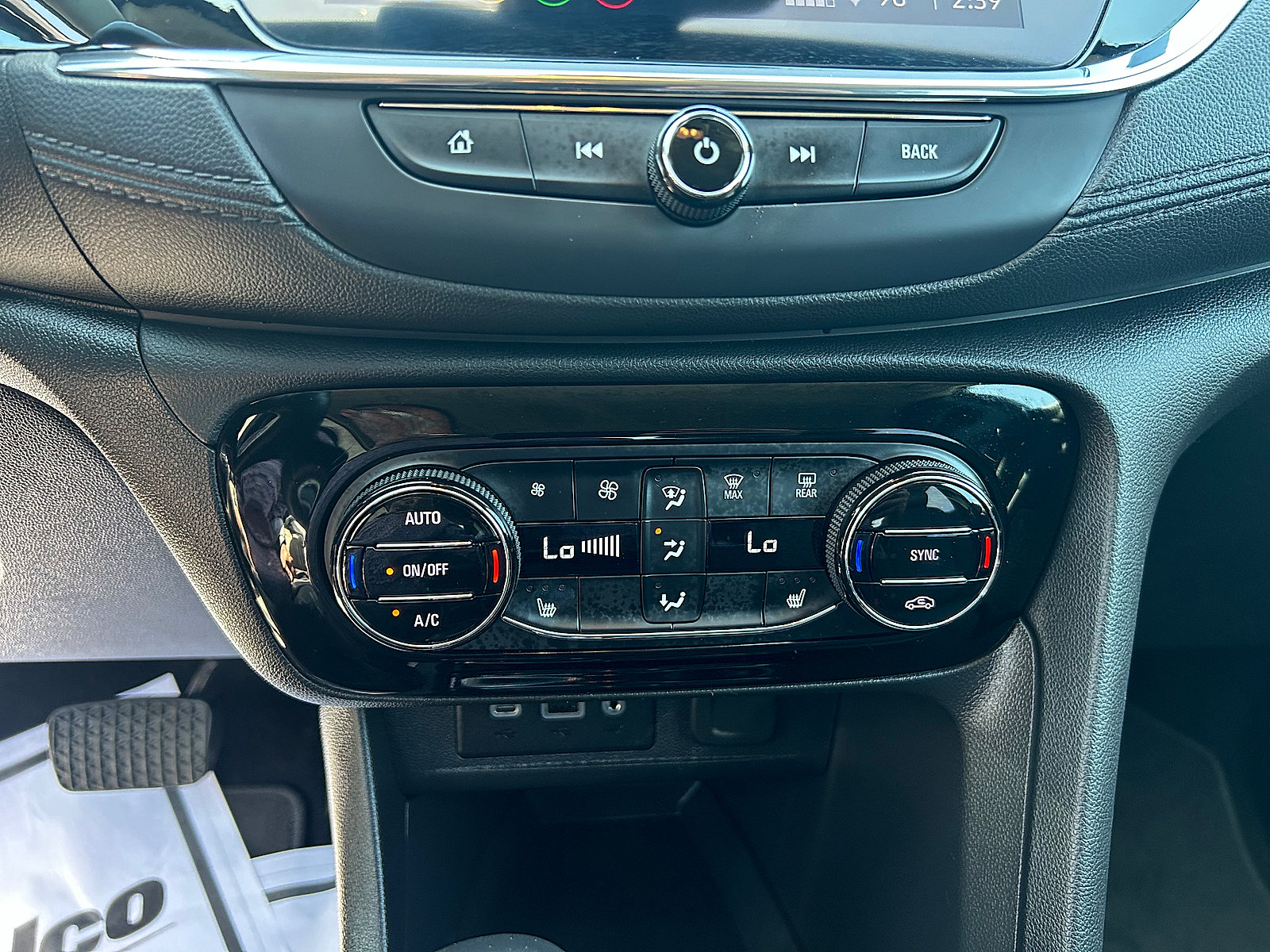 Used 2023 Buick Encore GX Select w/ Sport Touring Package FWD image 16