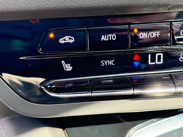 Used 2023 Buick Envision Essence w/ Sport Touring Package FWD image 19