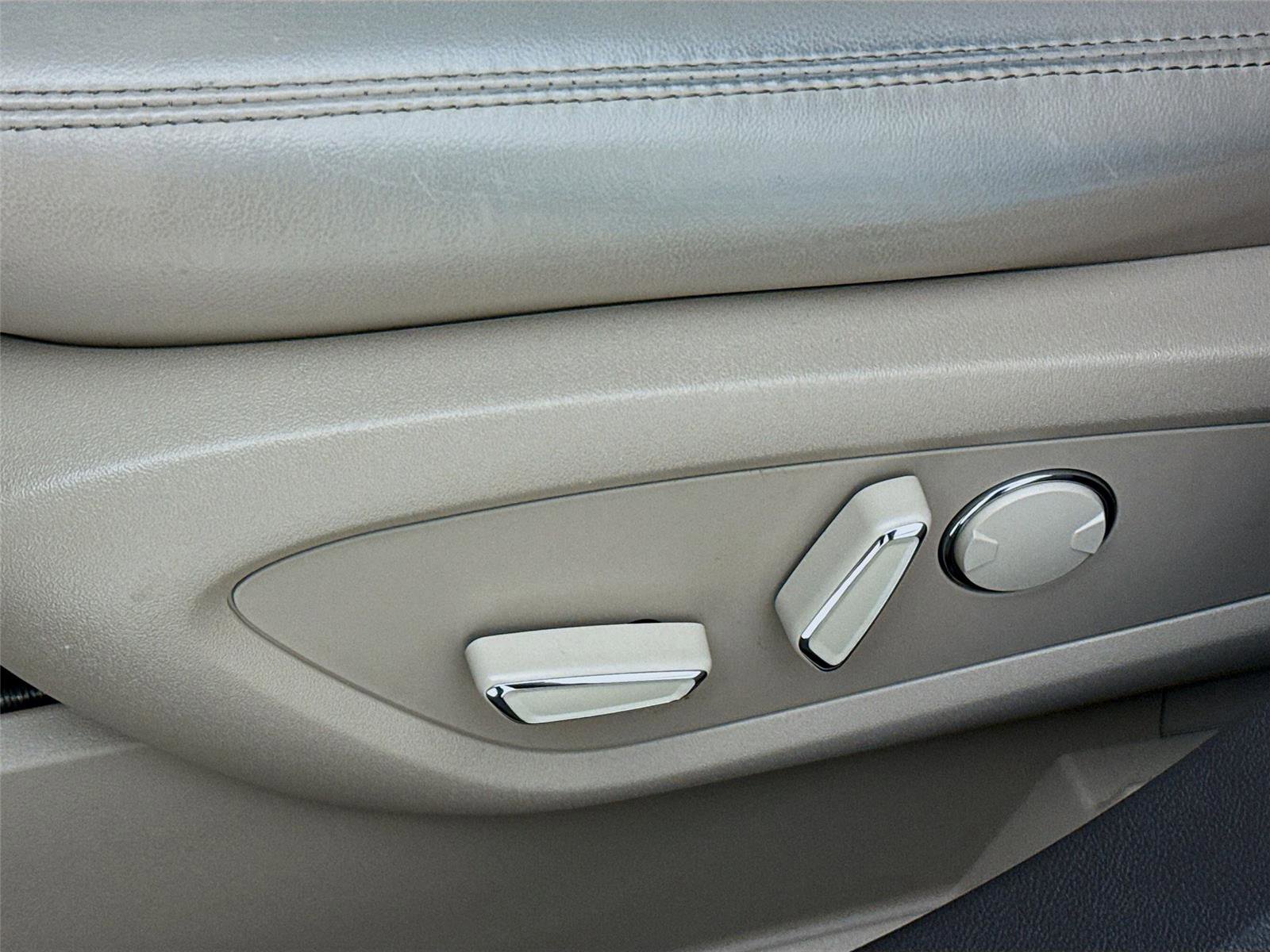 Used 2023 Lincoln Nautilus Reserve image 19