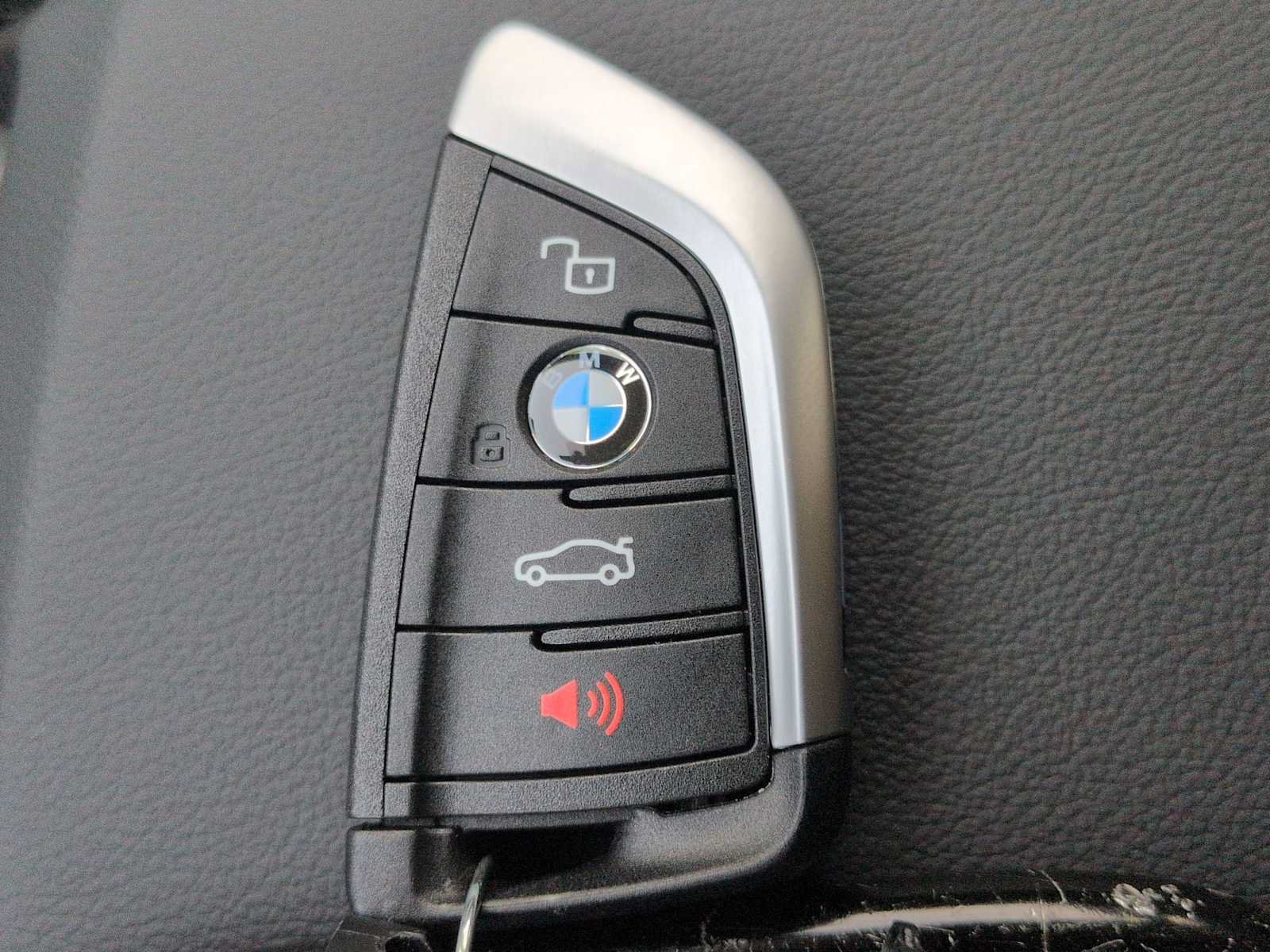 New 2026 BMW 330i xDrive Sedan w/ M Sport Package AWD/4WD image 37