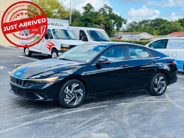 Used 2025 Hyundai Elantra Limited