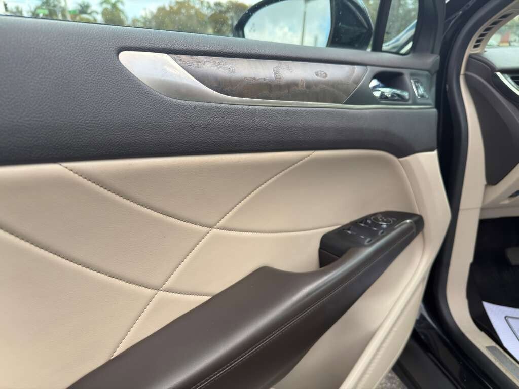 Used 2018 Lincoln MKC Reserve w/ Lincoln MKC Climate Package image 11