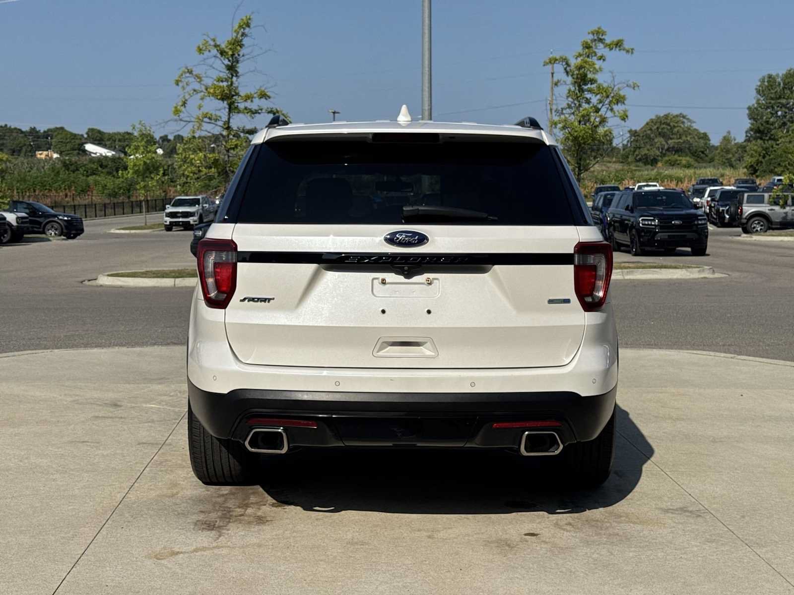 Used 2016 Ford Explorer Sport w/ Equipment Group 401A AWD/4WD image 5