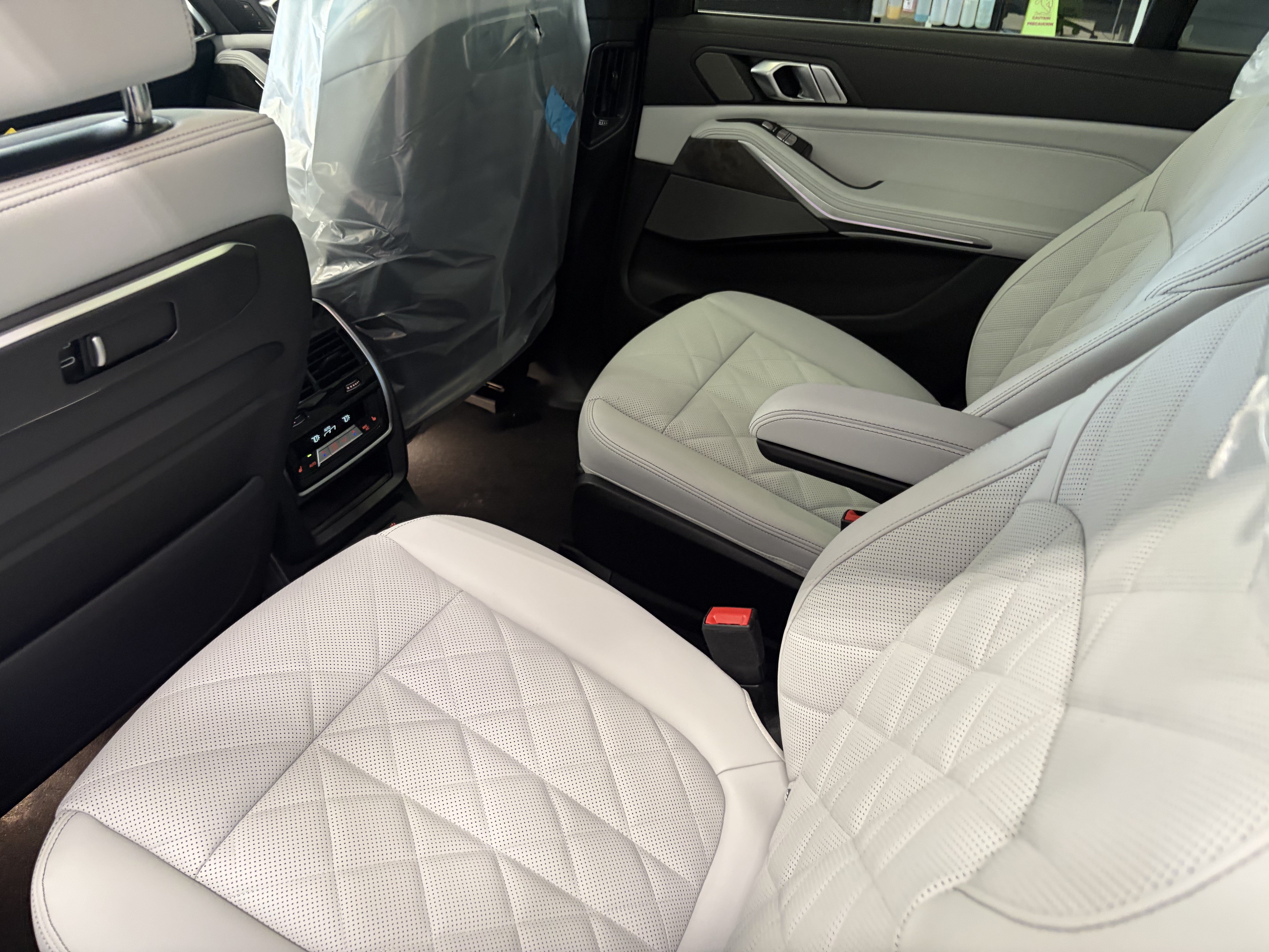 New 2027 BMW X7 xDrive40i w/ Premium Package AWD/4WD image 15