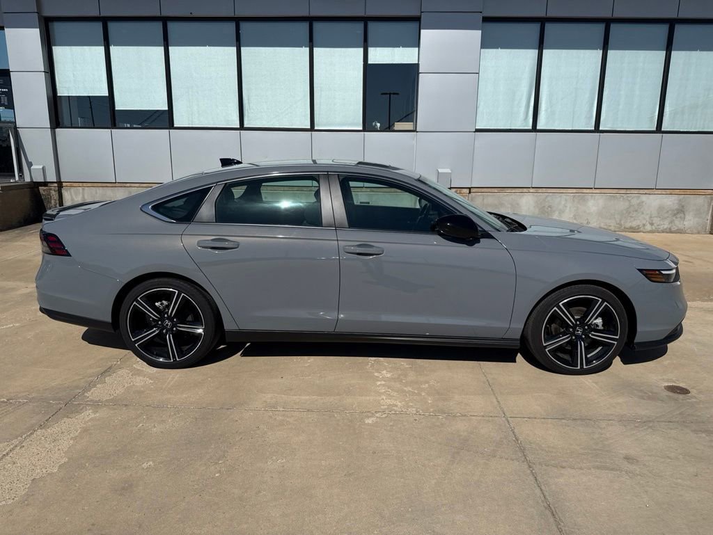 Used 2025 Honda Accord Sport image 15