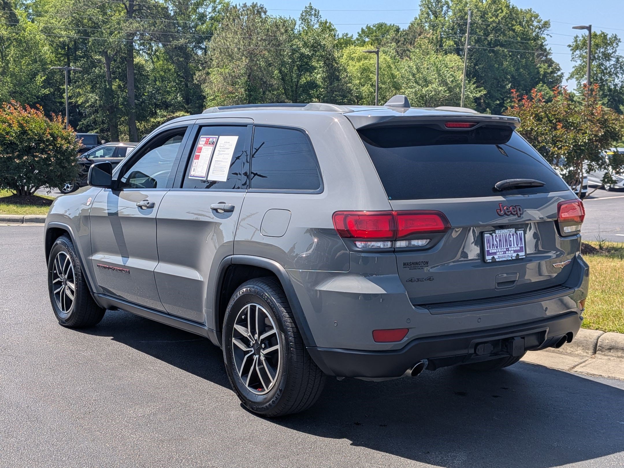 Used 2019 Jeep Grand Cherokee Trailhawk w/ Trailhawk Luxury Group AWD/4WD image 7