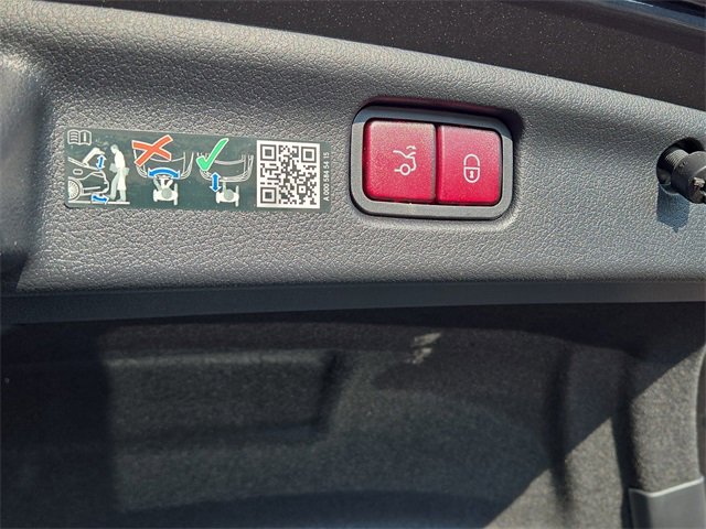 New 2025 Mercedes-Benz C 300 4MATIC Sedan image 31