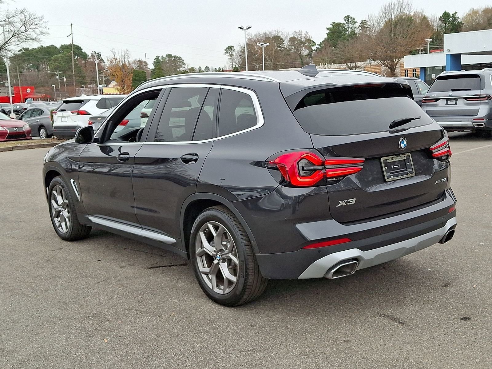 Used 2024 BMW X3 xDrive30i w/ Premium Package w/ZPA image 4
