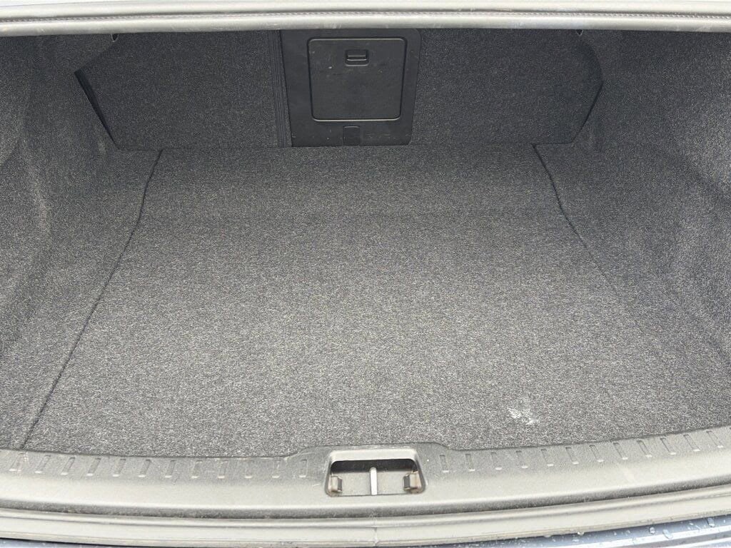 Used 2024 Volvo S60 B5 Core image 9