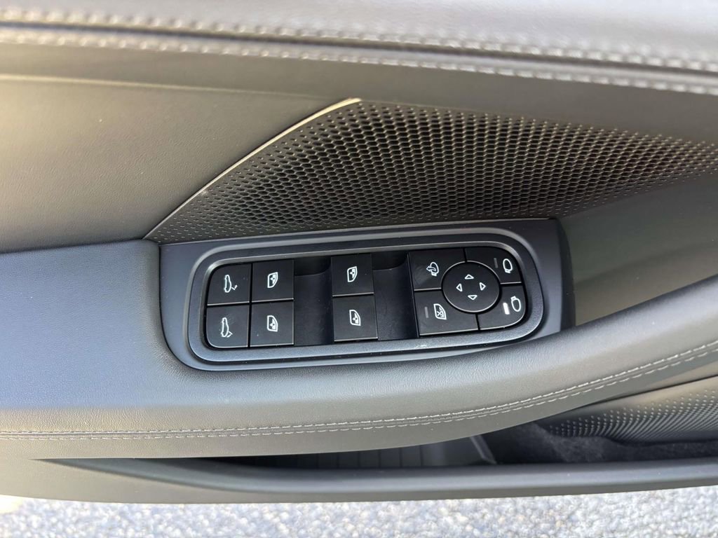 New 2026 Porsche Panamera image 25