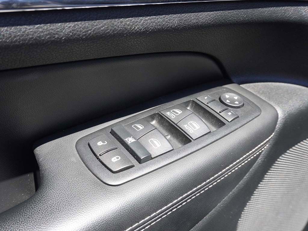 Used 2014 Jeep Grand Cherokee Limited AWD/4WD image 38