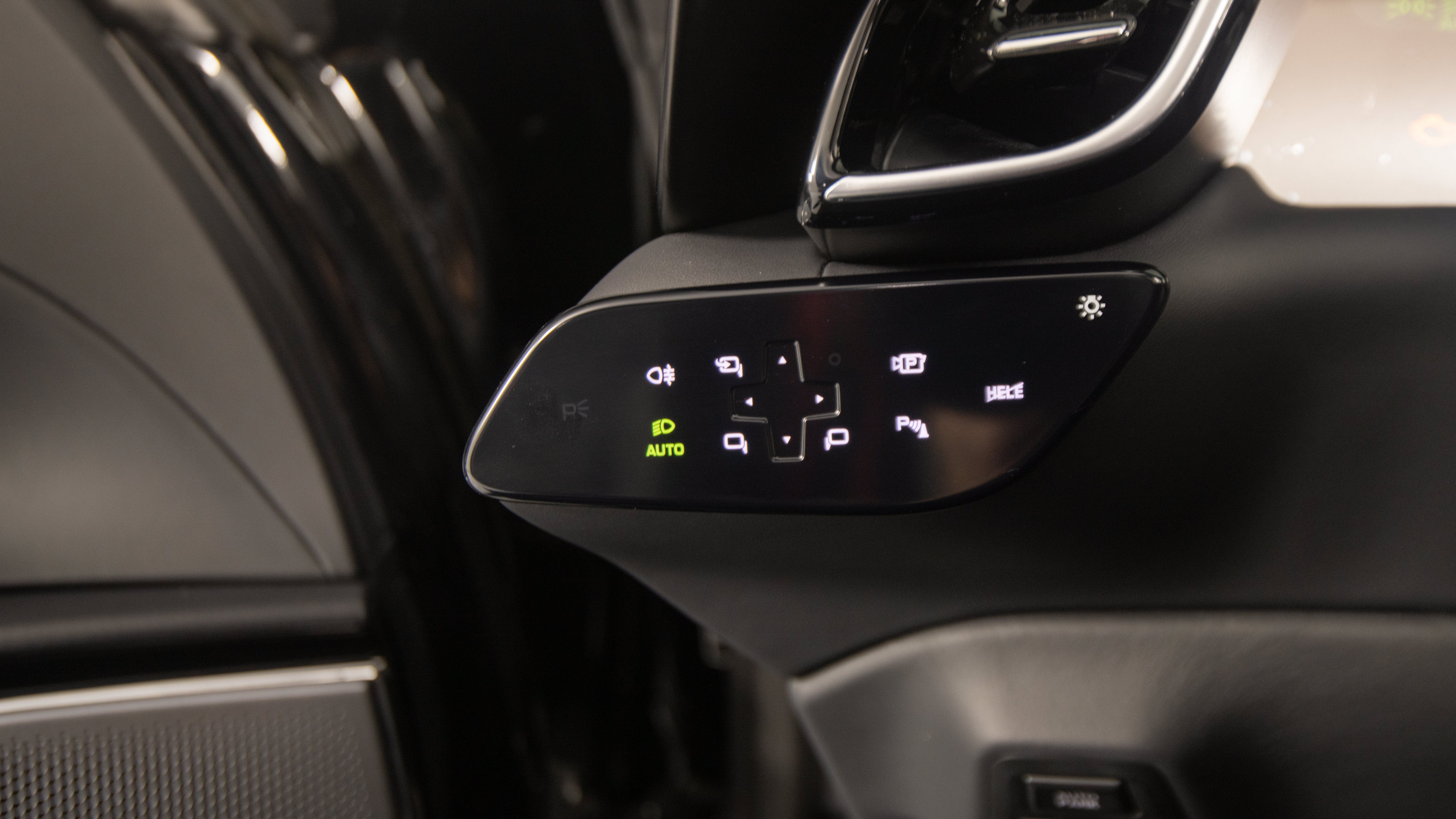 Used 2026 Ferrari Roma Spider RWD image 22