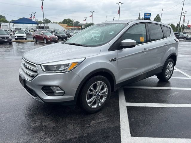 Used 2017 Ford Escape SE FWD image 1