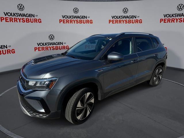 Used 2024 Volkswagen Taos SE w/ Panoramic Sunroof Package AWD/4WD image 1