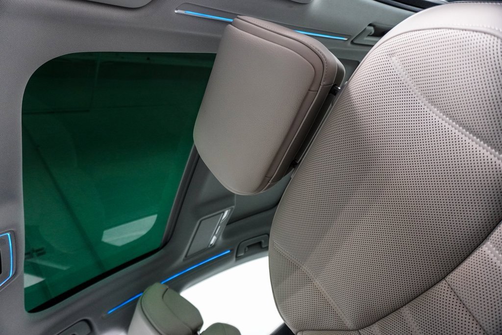 Used 2022 Audi A8 L 3.0T w/ Luxury Package image 20