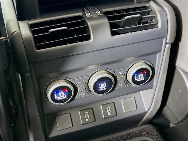 New 2026 Land Rover Defender 130 X-Dynamic SE image 27