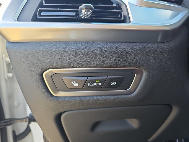 Used 2025 BMW X7 xDrive40i w/ M Sport Package image 28