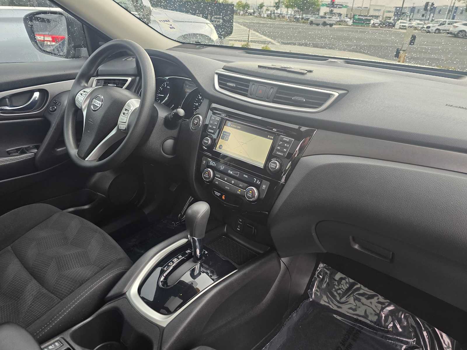 Used 2015 Nissan Rogue SV w/ SV Premium Package AWD/4WD image 11