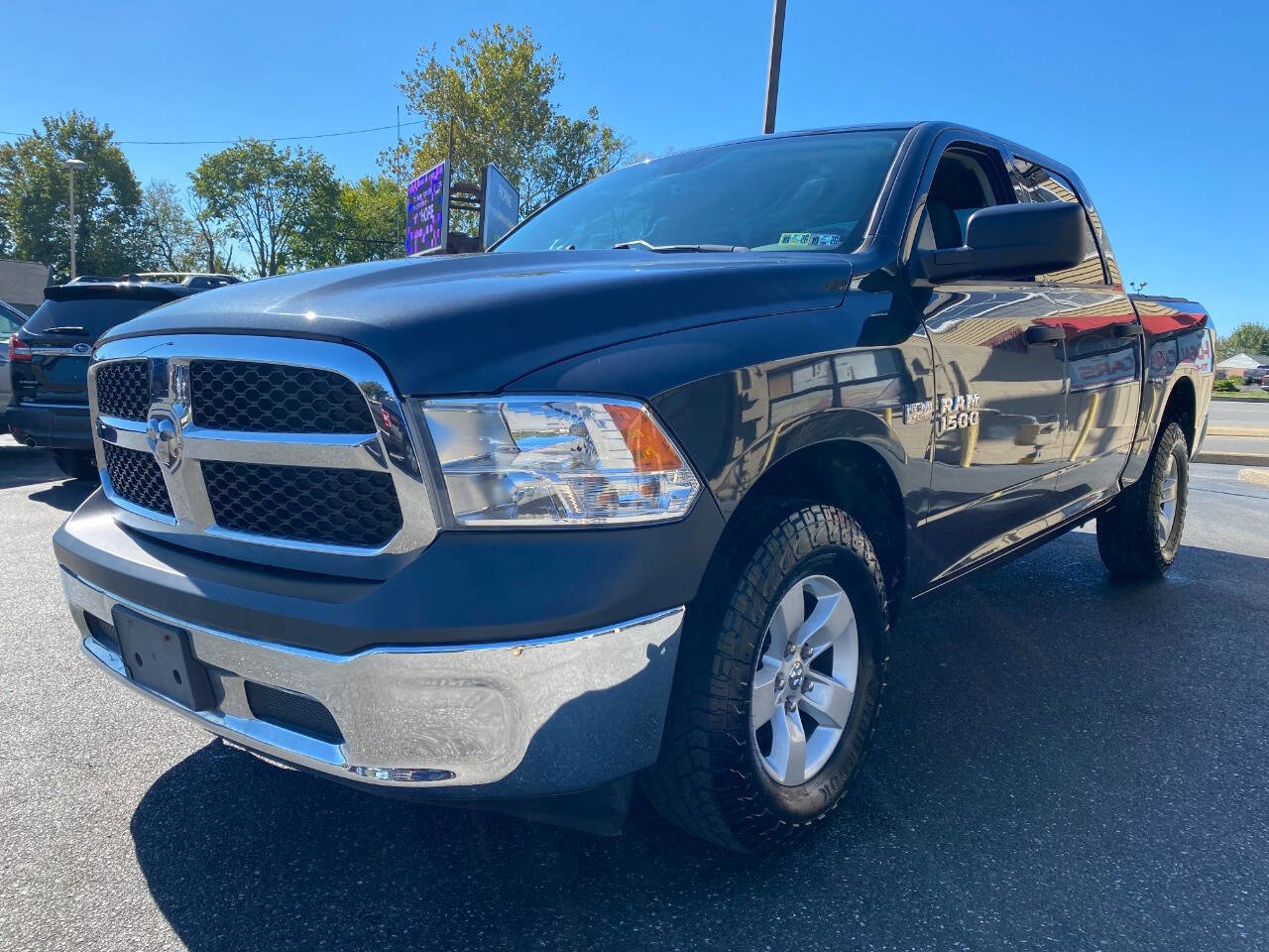 Used 2018 RAM 1500 Tradesman w/ Chrome Appearance Group image 7