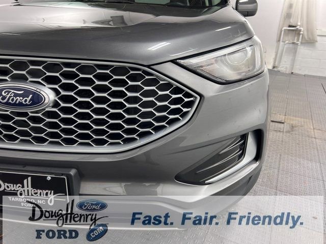 Used 2023 Ford Edge SEL image 11