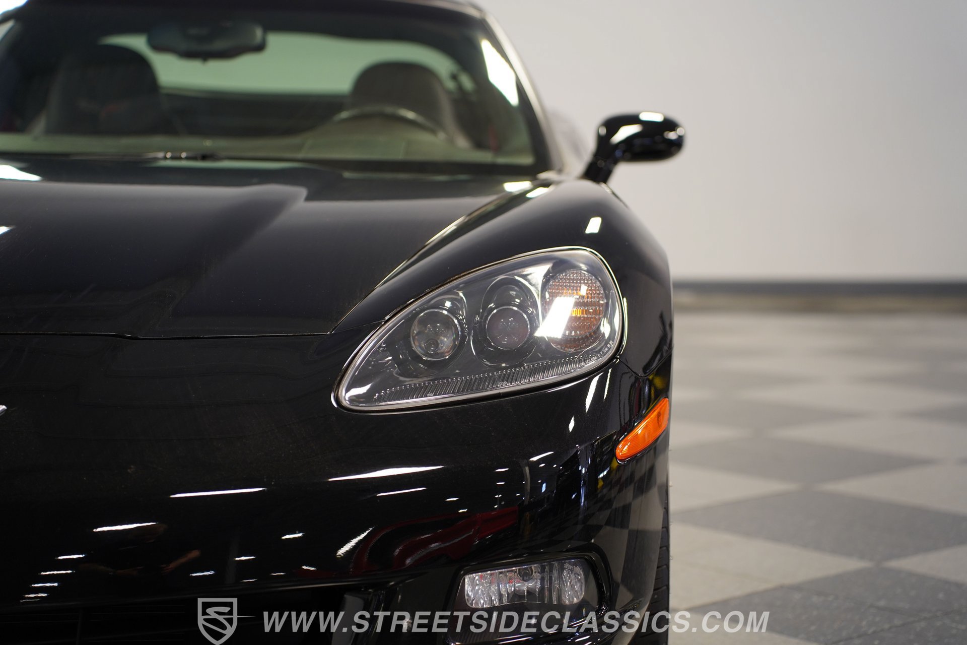 Used 2007 Chevrolet Corvette Coupe w/ Performance Package RWD image 21