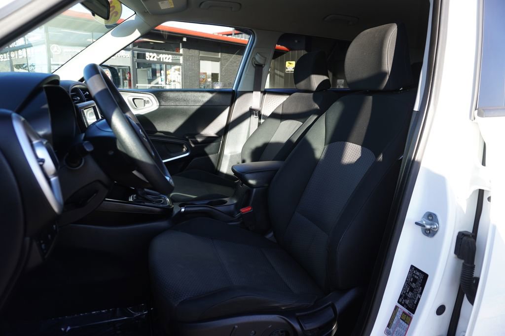 Used 2020 Kia Soul LX image 21