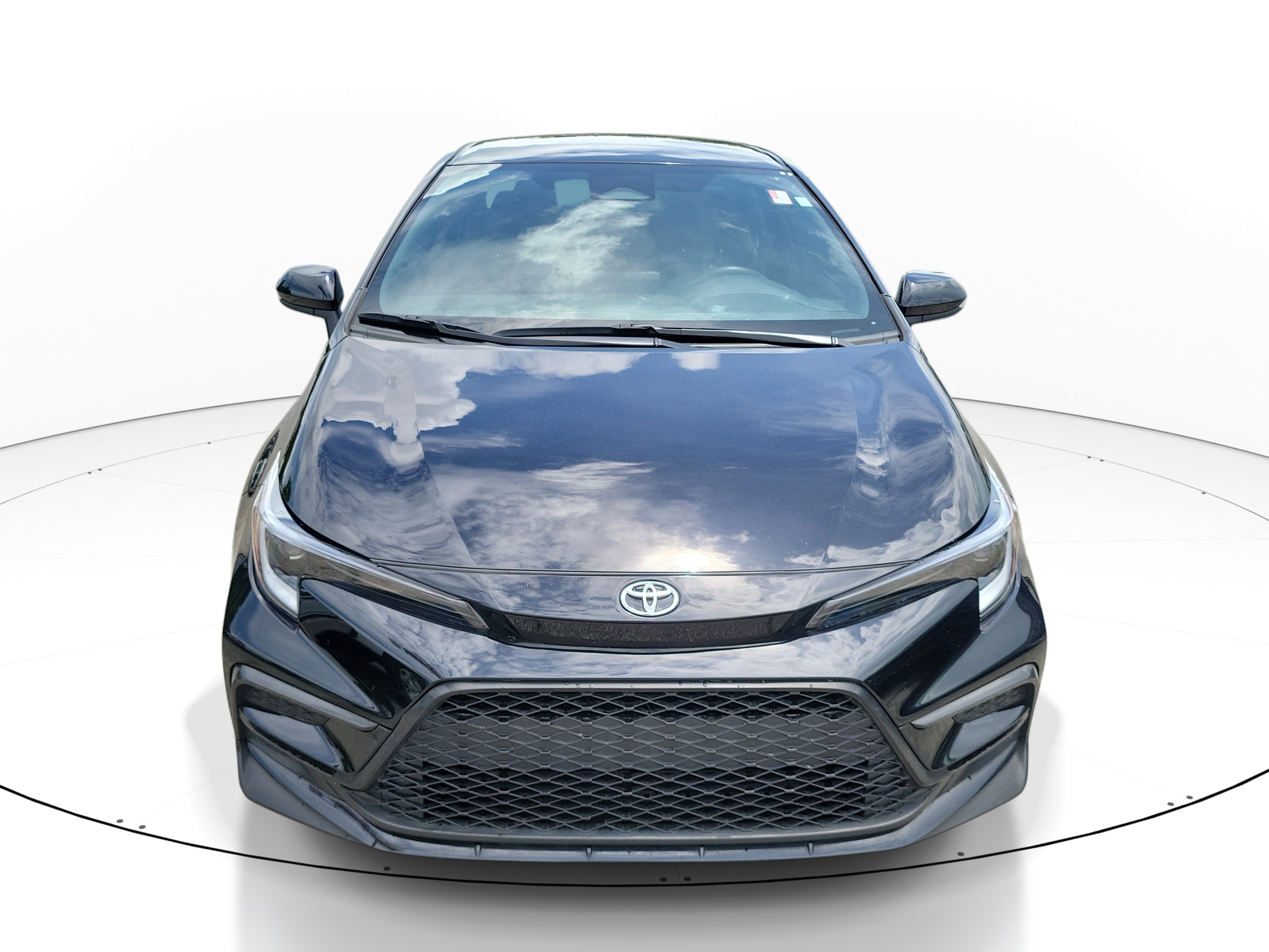 Used 2025 Toyota Corolla SE FWD image 2