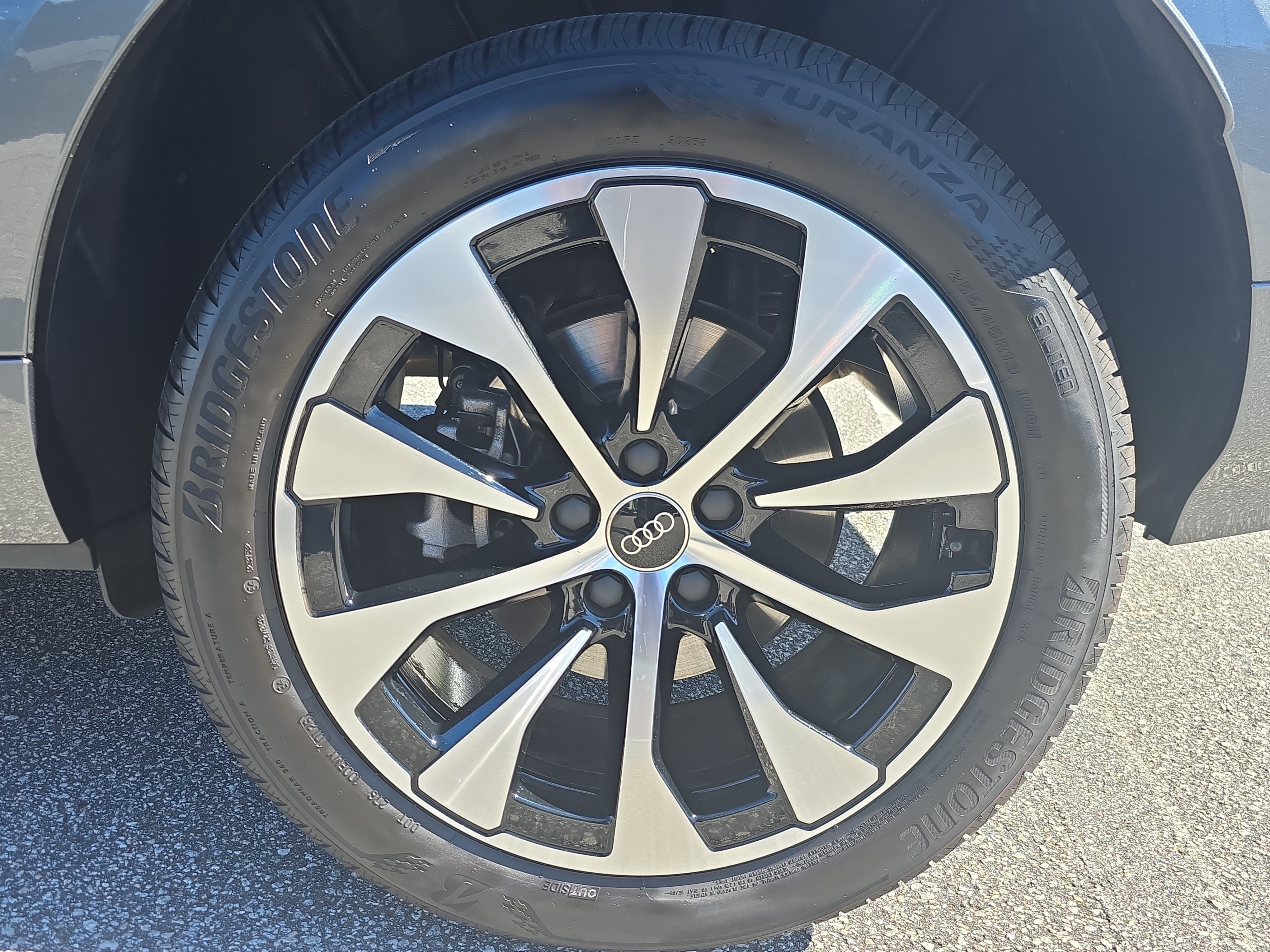 Certified 2026 Audi Q3 quattro 2.0T AWD/4WD image 32